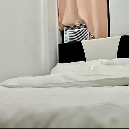 Private Room With Ac And Fan At Ekg Manila House Rental Exteriör bild